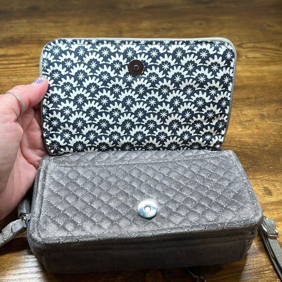 Vera Bradley Iconic RFID All in One Crossbody Wristlet Gray Dragonfly Flower NWT - Picture 7 of 10